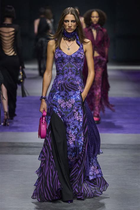 sfilata versace 23 febbraio 2024|PRIMAVERA.